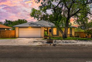 5106 TREE TOP ST, San Antonio, TX 78250