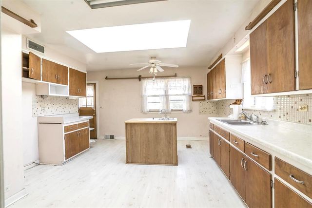 155 Cornell Avenue, Des Plaines, IL 60016