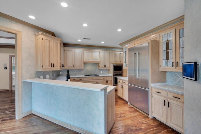 6105 Waterview Drive, Arlington, TX 76016