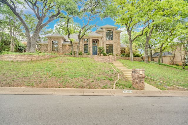 6105 Waterview Drive, Arlington, TX 76016
