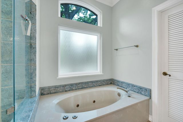 6105 Waterview Drive, Arlington, TX 76016