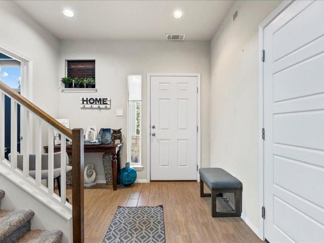 204 Lake Placid RUN, Elgin, TX 78621