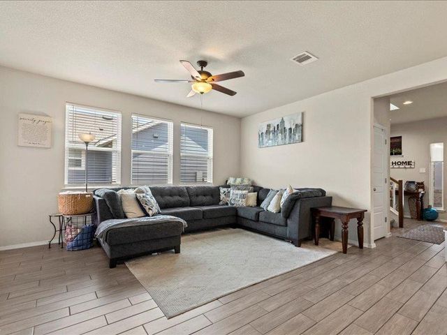 204 Lake Placid RUN, Elgin, TX 78621