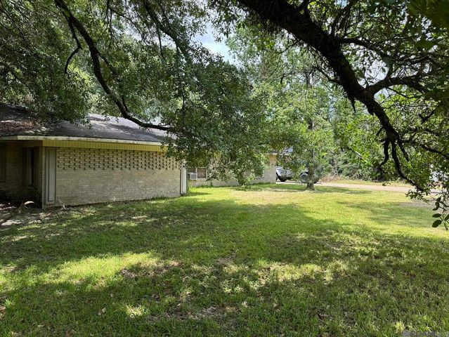 2553 Lirocchi Dr, Baton Rouge, LA 70816