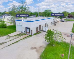 704 Ansborough Avenue, Waterloo, IA 50701