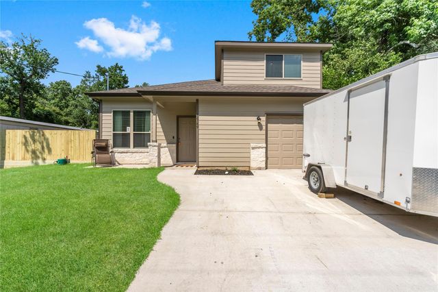 12789 Royal West Drive, Conroe, TX 77303