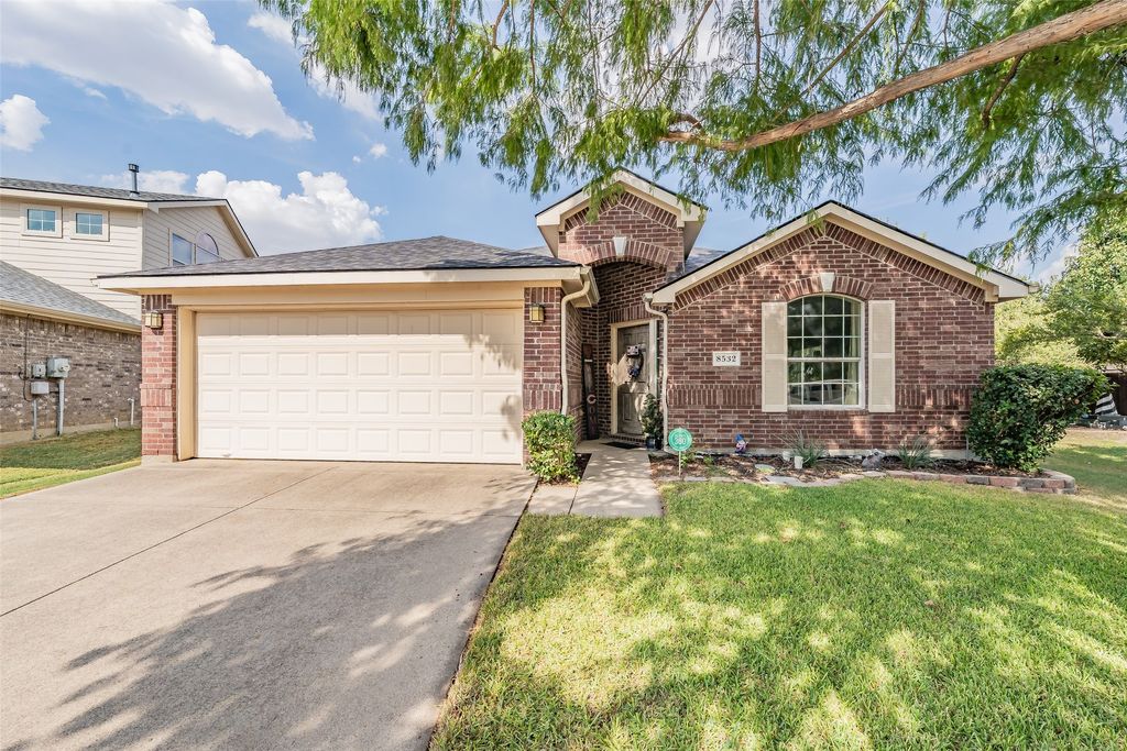 8532 Cactus Patch Way, Fort Worth, TX 76131 — exterior