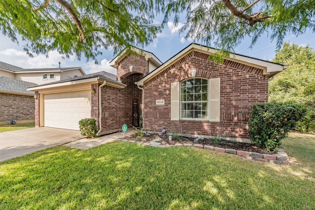 8532 Cactus Patch Way, Fort Worth, TX 76131 — photo 2