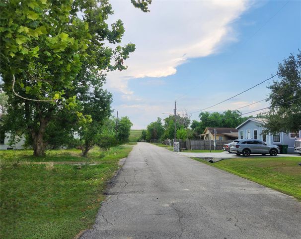 9720 Bucroft Street, Houston, TX 77029