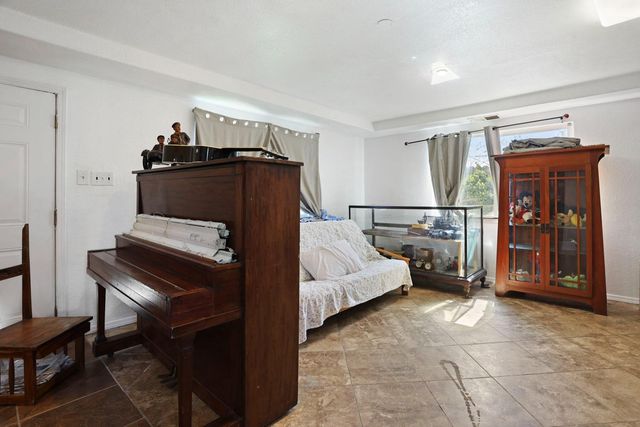 3061 Kroy Way, Sacramento, CA 95820