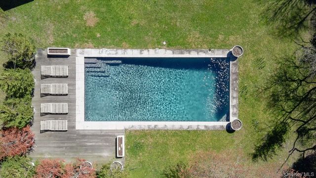 36 S Howells Point Road, Bellport Village, NY 11713