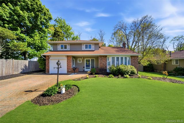 99 Redwood Lane, Massapequa Park, NY 11762