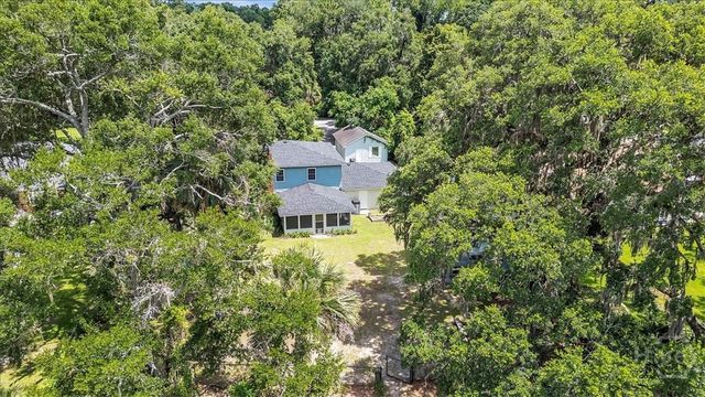 92 Old Mill Road E, Richmond Hill, GA 31324