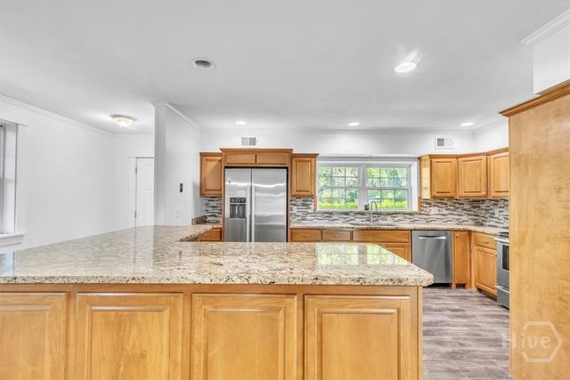 92 Old Mill Road E, Richmond Hill, GA 31324