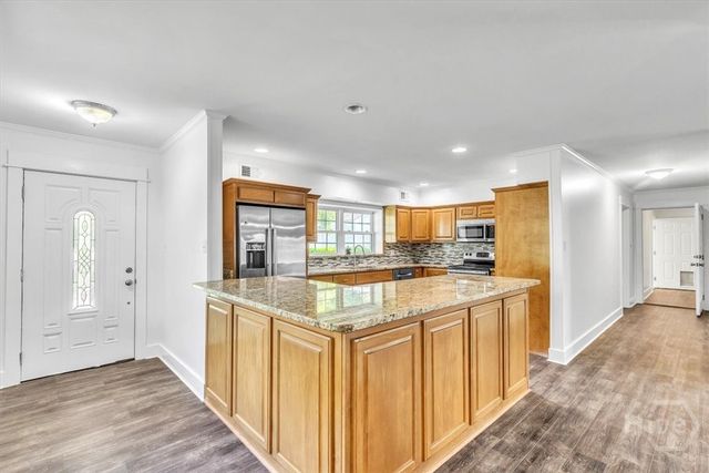 92 Old Mill Road E, Richmond Hill, GA 31324