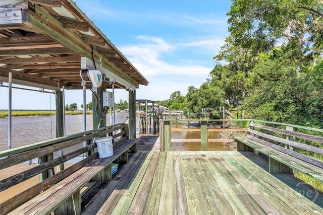 92 Old Mill Road E, Richmond Hill, GA 31324