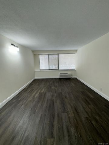 15 Stewart Place 3D, White Plains, NY 10603