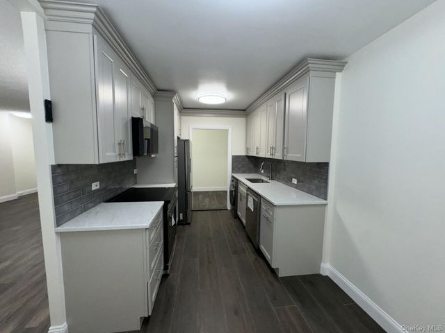 15 Stewart Place 3D, White Plains, NY 10603