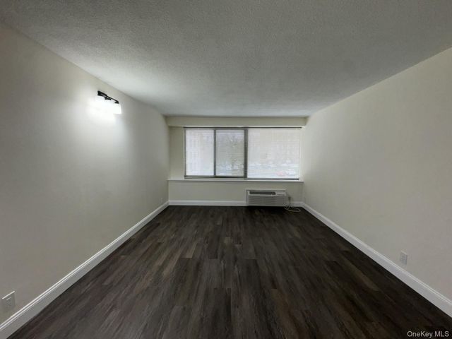 15 Stewart Place 3D, White Plains, NY 10603