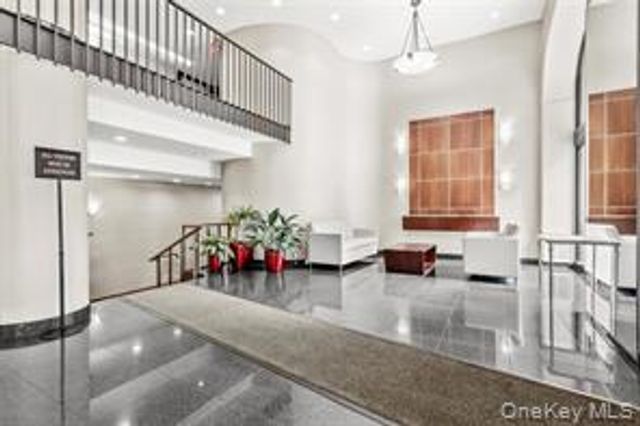 15 Stewart Place 3D, White Plains, NY 10603