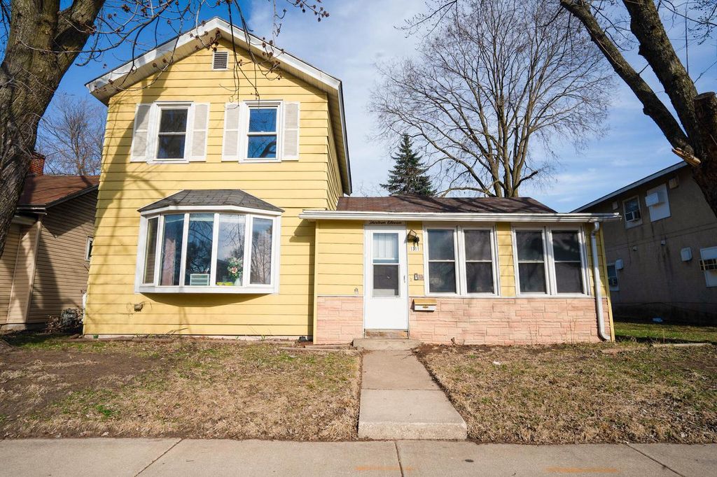 1311 4th STREET S, La Crosse, WI 54601