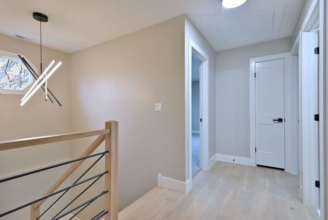 656 W Comstock Avenue, Elmhurst, IL 60126