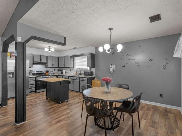 535 Oak Trace Court, Jonesboro, GA 30238