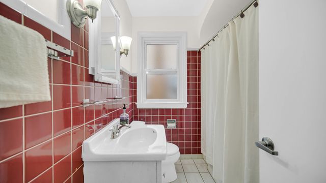 3915 W 104th Street, Chicago, IL 60655