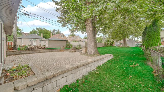 3915 W 104th Street, Chicago, IL 60655