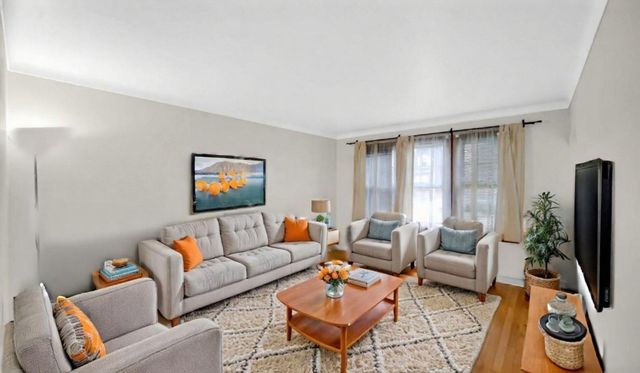3915 W 104th Street, Chicago, IL 60655