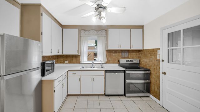 3915 W 104th Street, Chicago, IL 60655