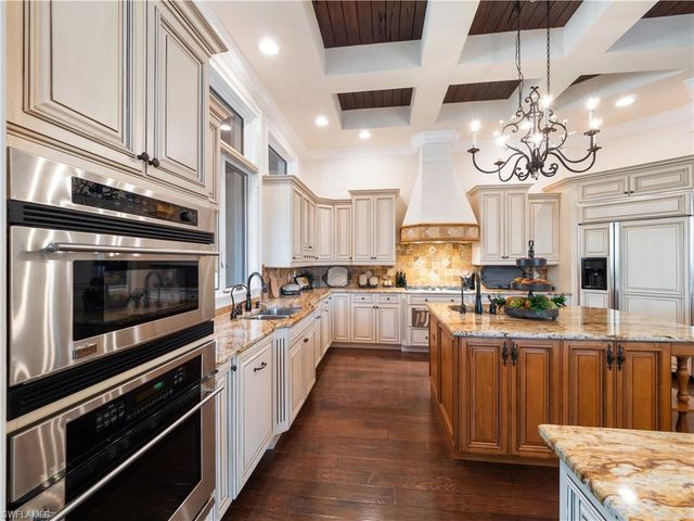 1265 Canterbury DR, Fort Myers, FL 33901