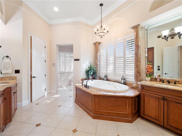 1265 Canterbury DR, Fort Myers, FL 33901