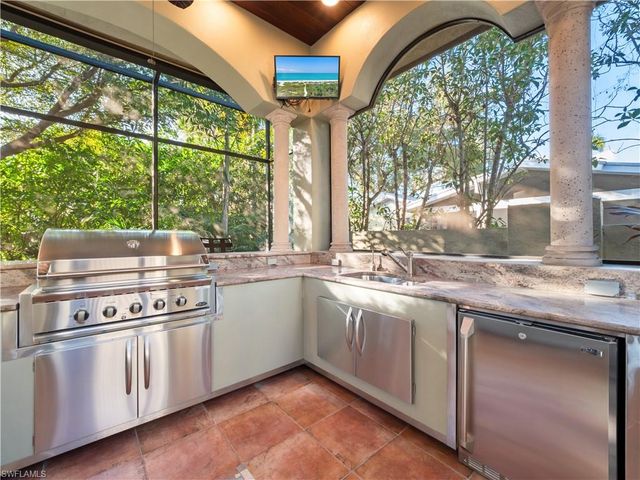 1265 Canterbury DR, Fort Myers, FL 33901