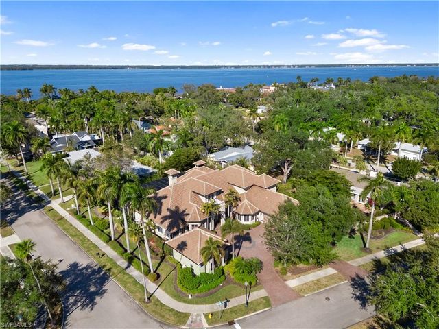 1265 Canterbury DR, Fort Myers, FL 33901