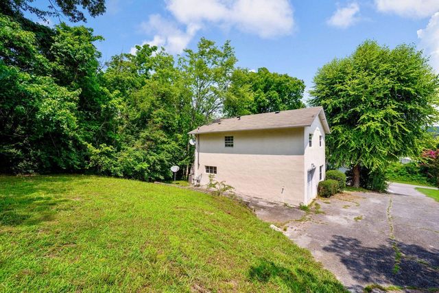 420 Hedgewood Drive, Chattanooga, TN 37405