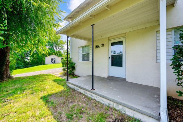 420 Hedgewood Drive, Chattanooga, TN 37405