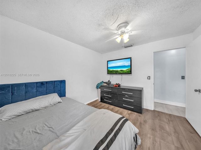 1027 SW 49th Ter, Margate, FL 33068