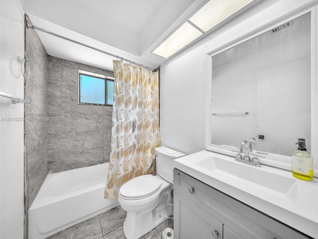 1027 SW 49th Ter, Margate, FL 33068