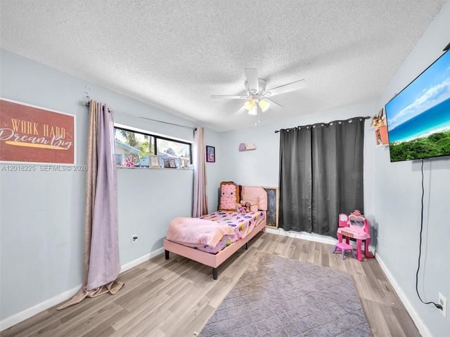 1027 SW 49th Ter, Margate, FL 33068
