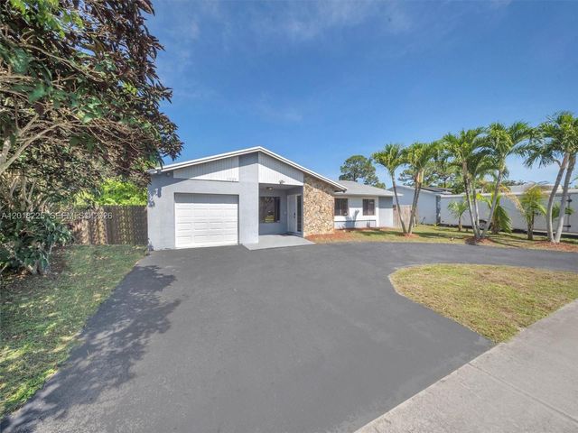 1027 SW 49th Ter, Margate, FL 33068