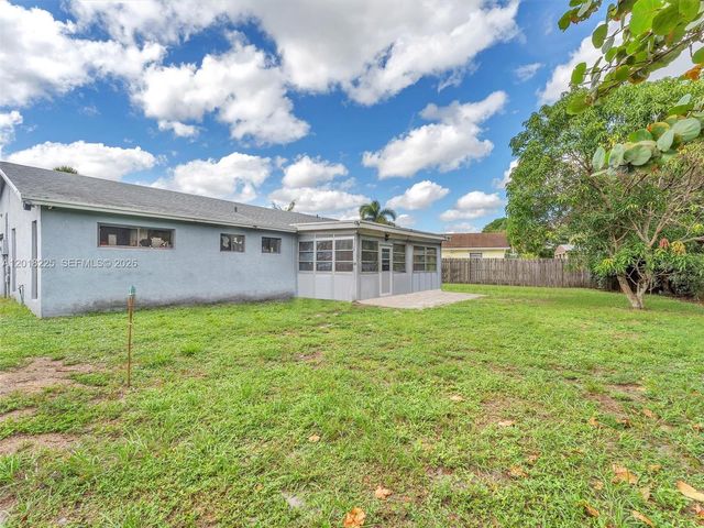 1027 SW 49th Ter, Margate, FL 33068