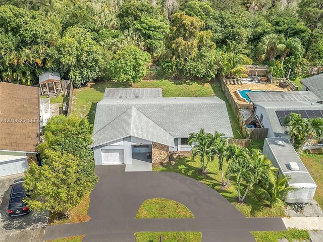1027 SW 49th Ter, Margate, FL 33068