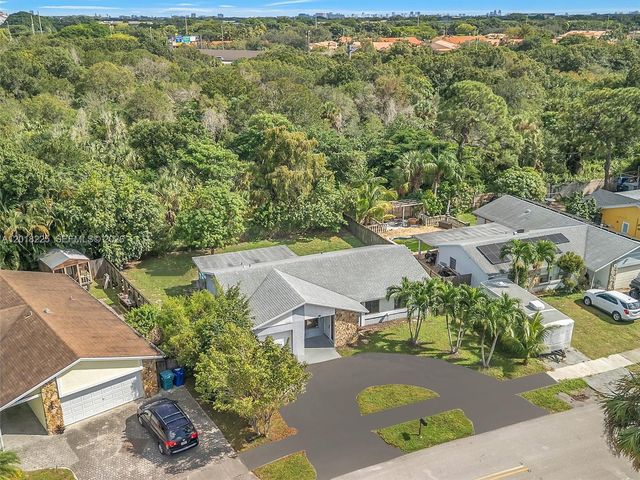 1027 SW 49th Ter, Margate, FL 33068