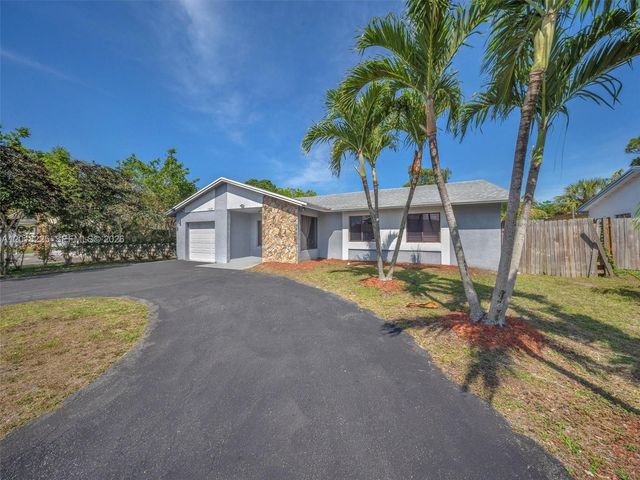 1027 SW 49th Ter, Margate, FL 33068
