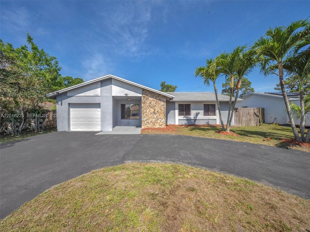 1027 SW 49th Ter, Margate, FL 33068