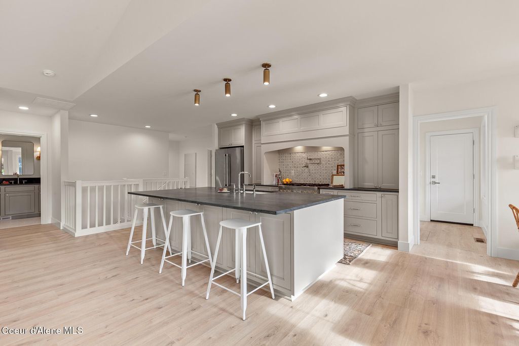 721 W Garden Ave, Coeur d'Alene, ID 83814 photo 12