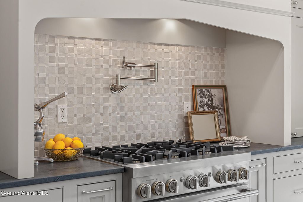 721 W Garden Ave, Coeur d'Alene, ID 83814 photo 16