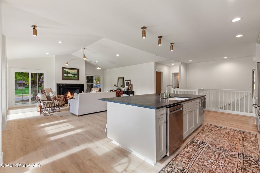 721 W Garden Ave, Coeur d'Alene, ID 83814 photo 17