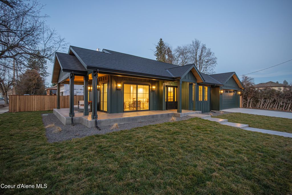 721 W Garden Ave, Coeur d'Alene, ID 83814 photo 2